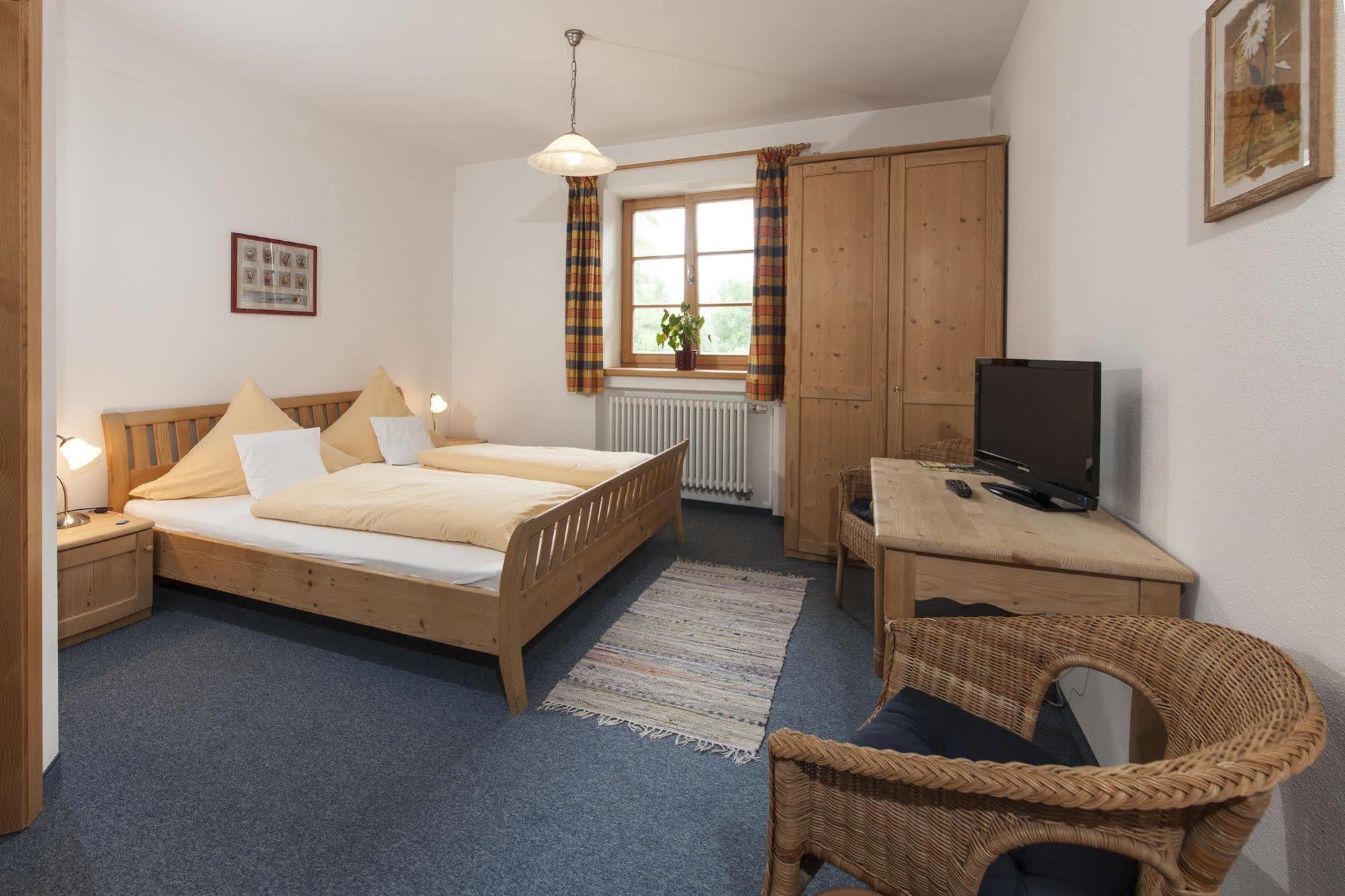 Pension Bernhardhof Otterfing Extérieur photo