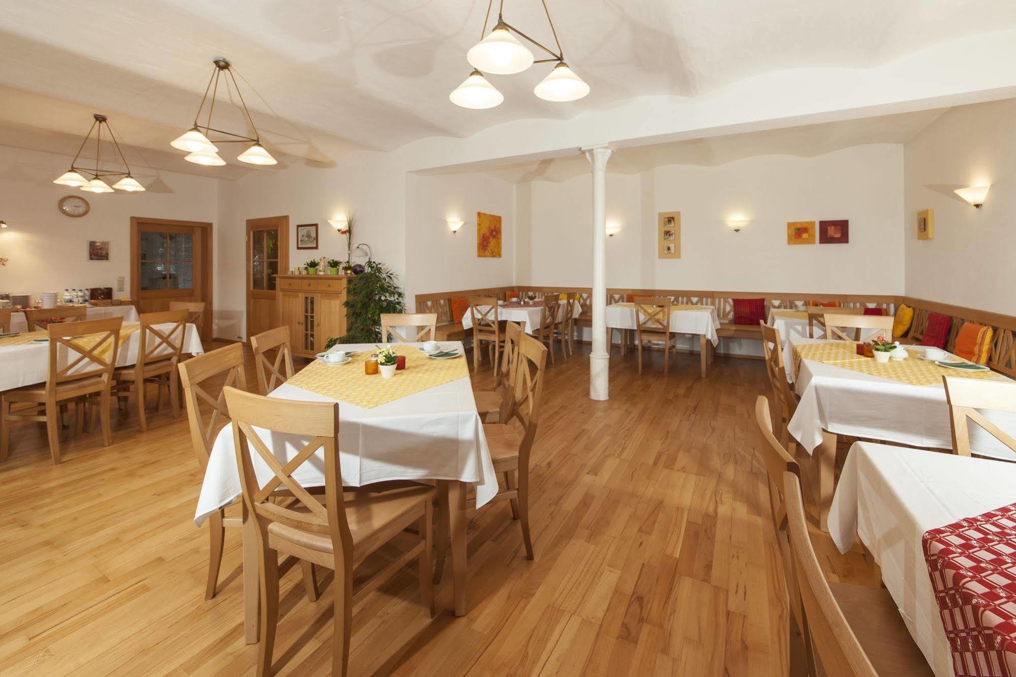 Pension Bernhardhof Otterfing Extérieur photo